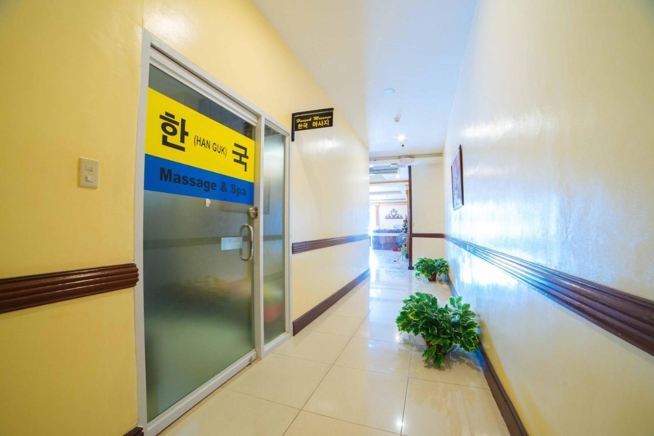 เรดดอร์ซ พรีเมียม แอท โคเรียทาวน์ อังเคเลสซิตี้ Hotel อังเฮเลส ภายนอก รูปภาพ